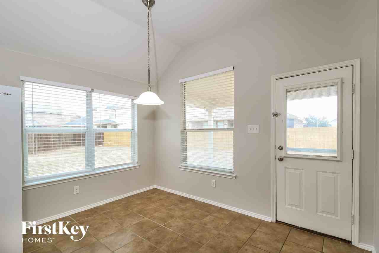 424 Stampede Ct - Photo 7 of 15