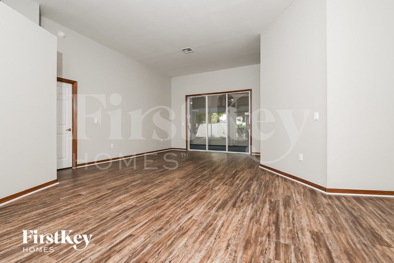 5349 Montserrat Dr - Photo 3 of 19