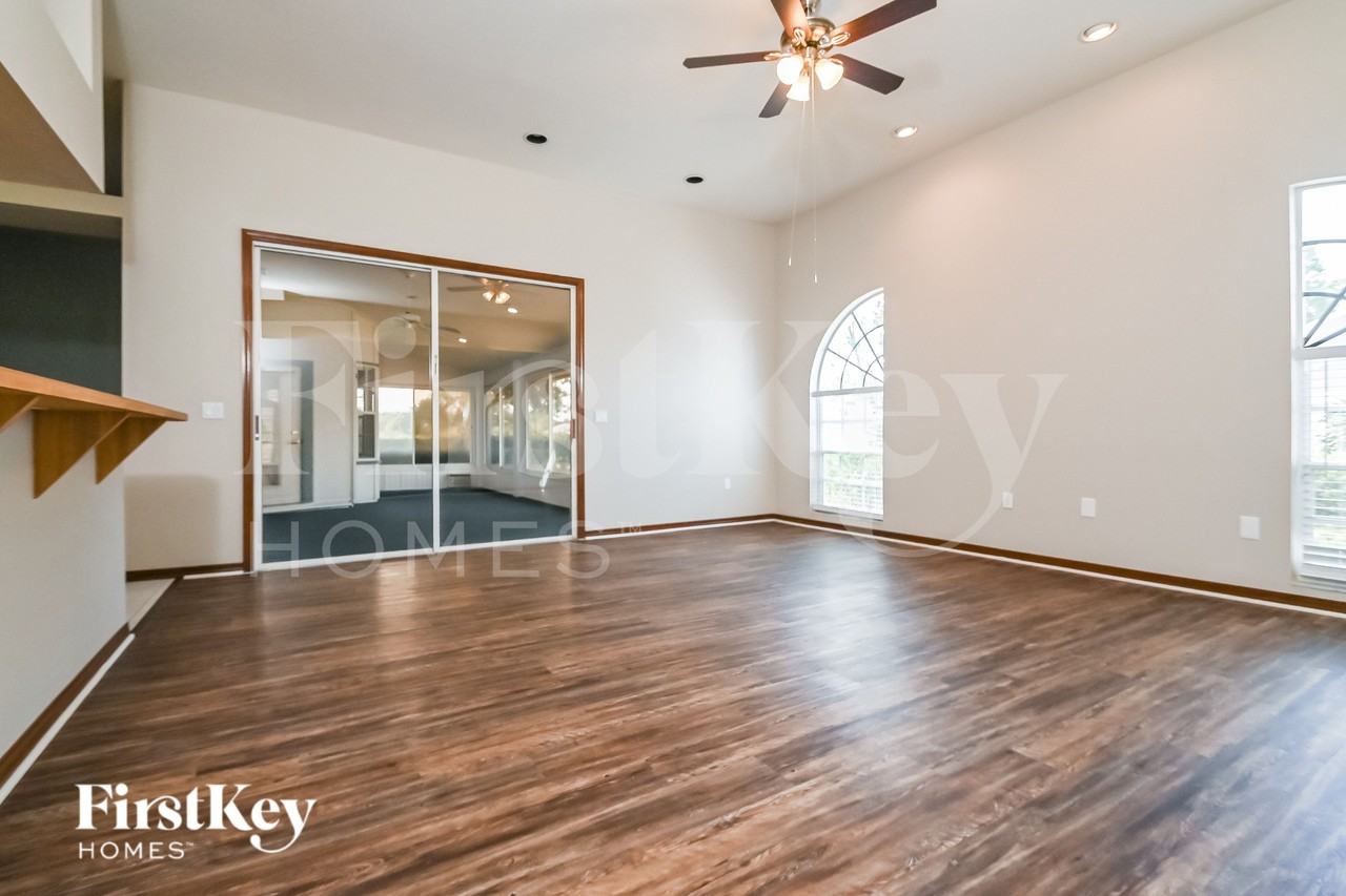 5349 Montserrat Dr - Photo 7 of 19
