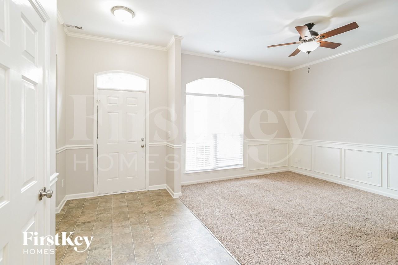 2015 Farmingham Ln - Photo 3 of 16