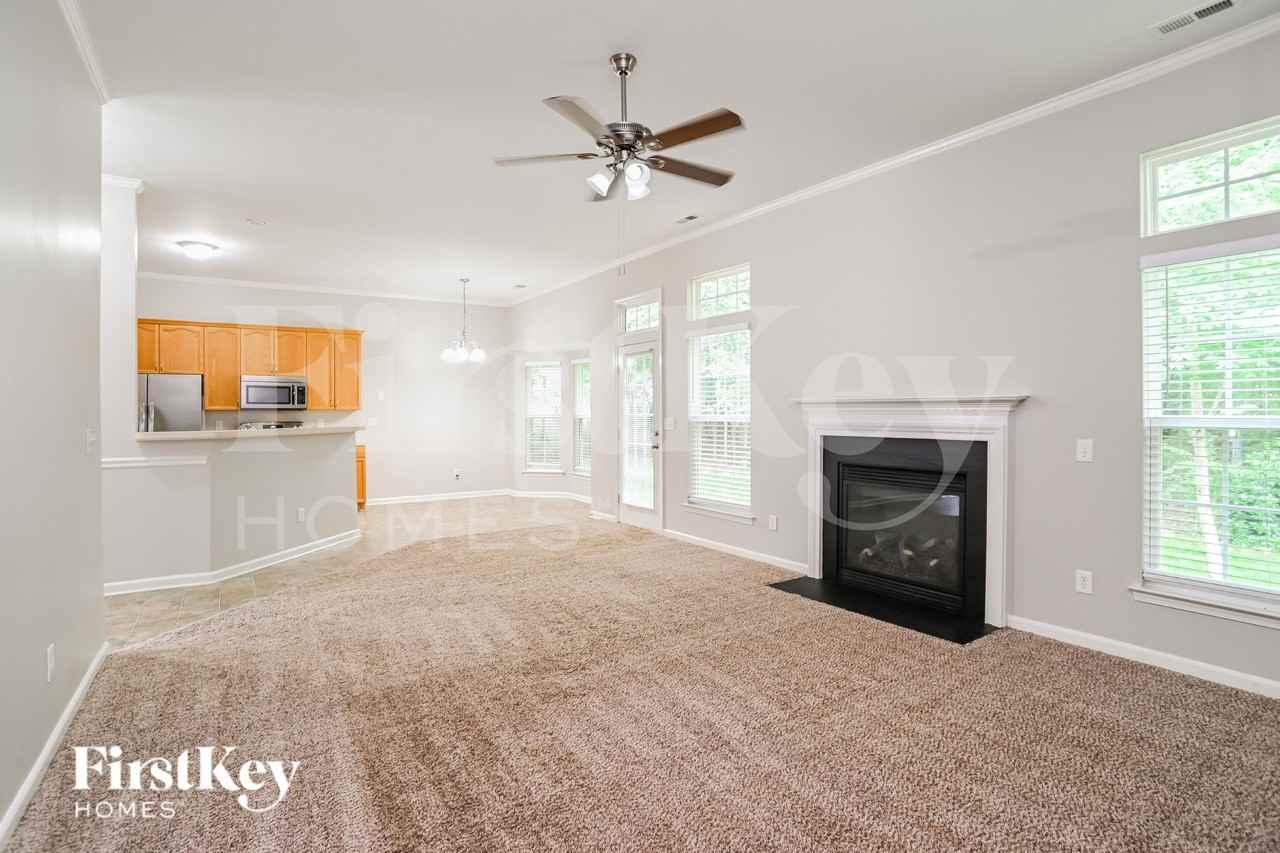 2015 Farmingham Ln - Photo 4 of 16