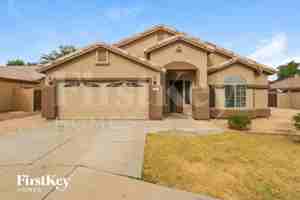 featured image of 1610 E Desert Ln