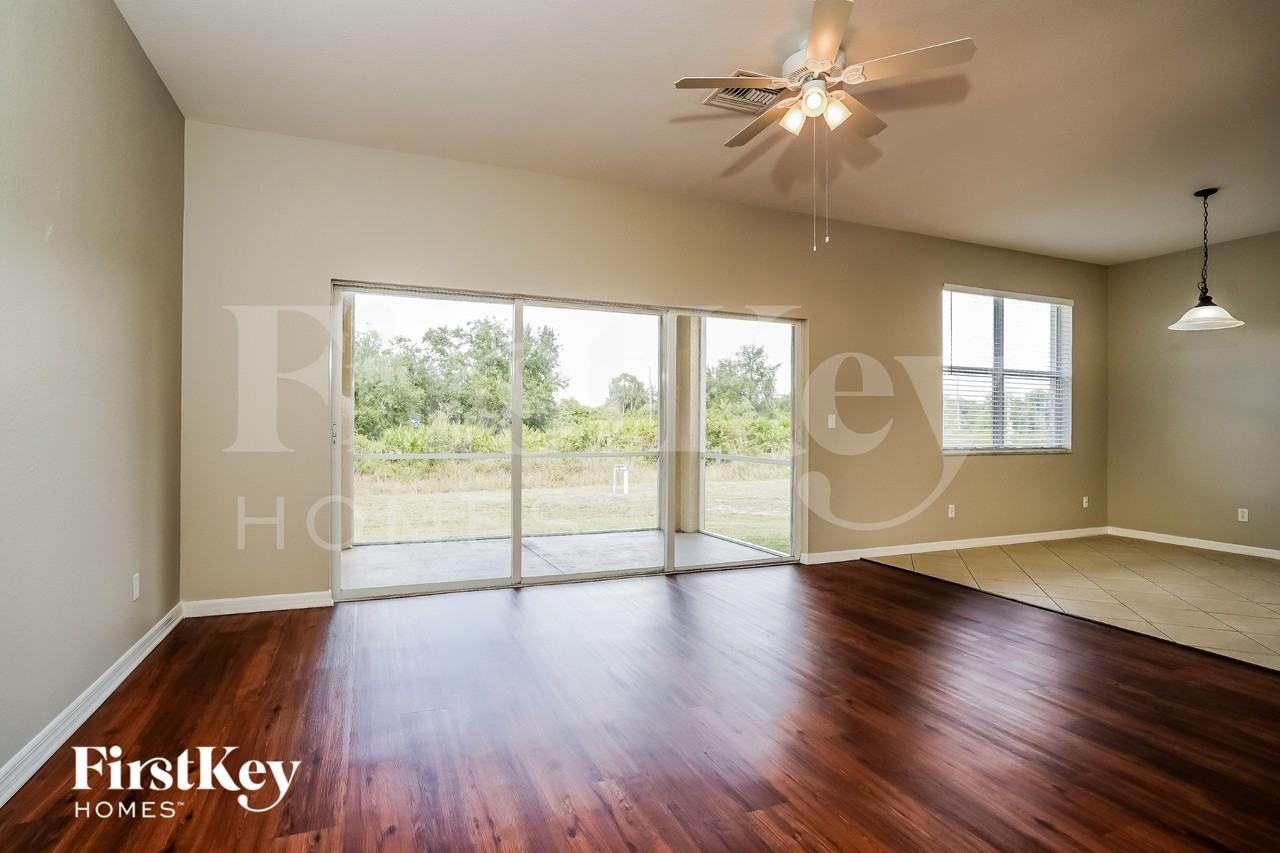 3002 45th St Sw - Photo 4 of 15