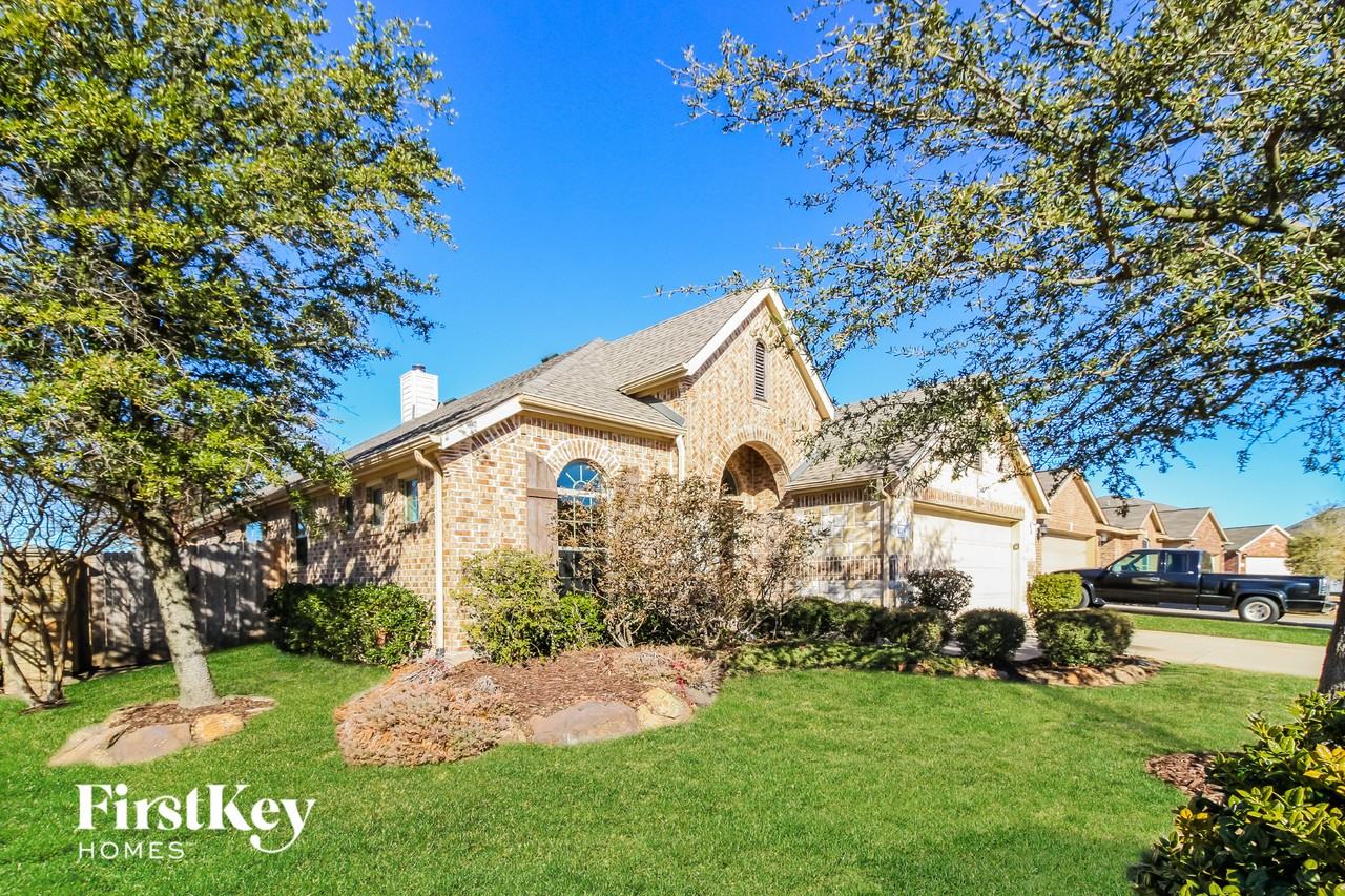 206 Lavaca Dr - Photo 2 of 15
