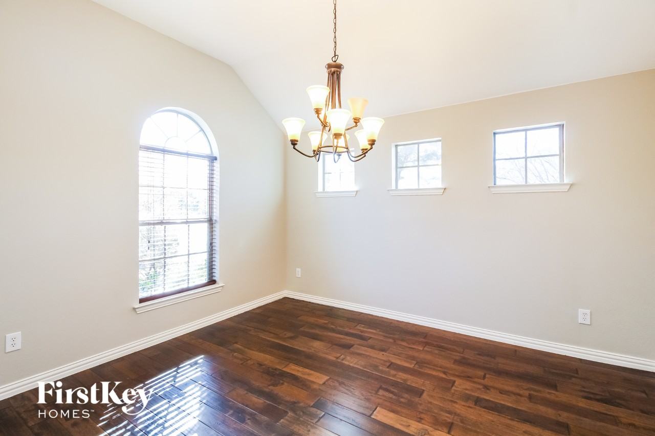 206 Lavaca Dr - Photo 6 of 15