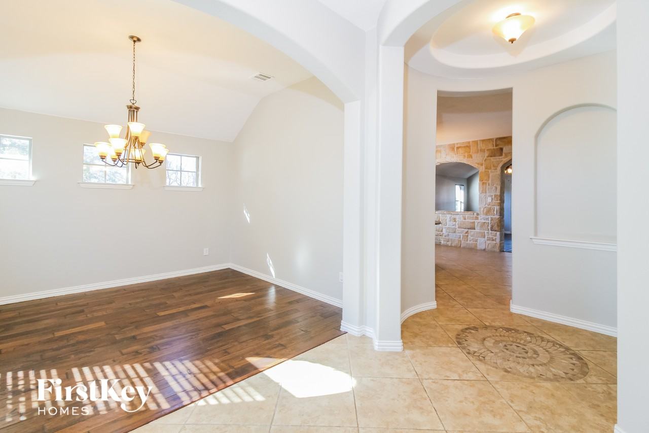 206 Lavaca Dr - Photo 7 of 15
