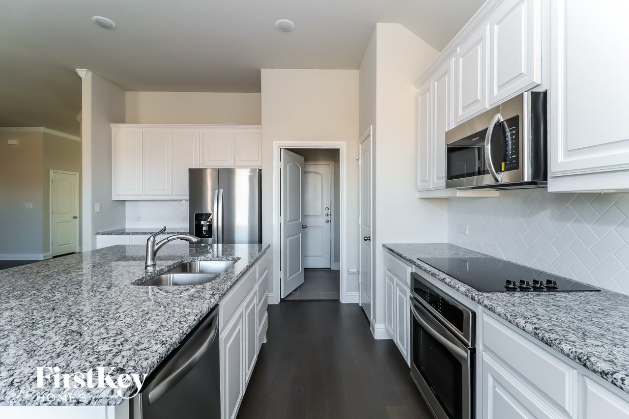 109 Independence Dr - Photo 7 of 15