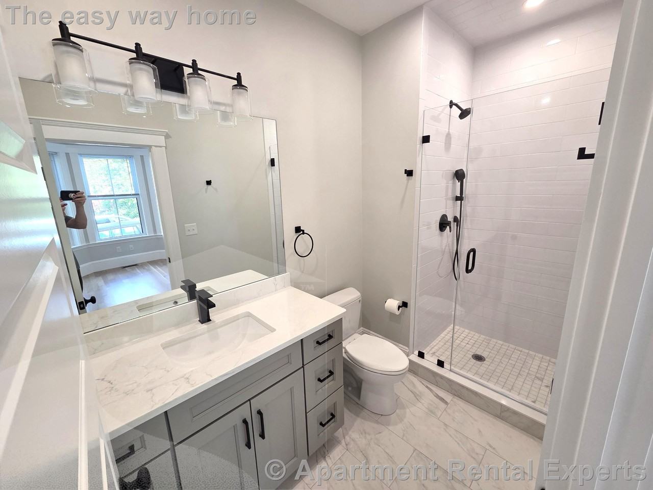 170 Webster Ave - Photo 4 of 7