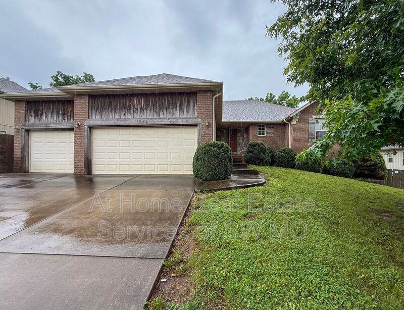 1082 E Daisy Falls Dr - Photo 2 of 20