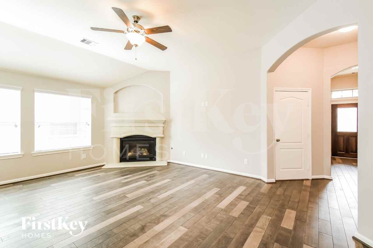 259 Rolling Creek Ln - Photo 2 of 15