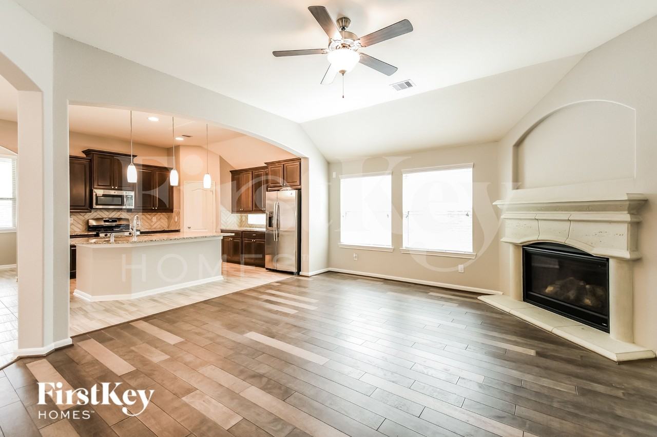 259 Rolling Creek Ln - Photo 3 of 15