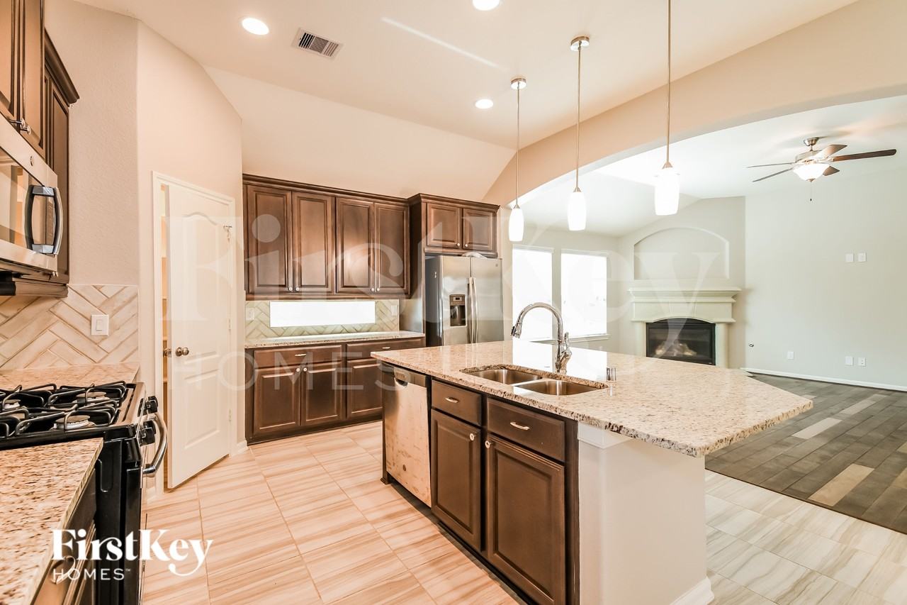 259 Rolling Creek Ln - Photo 6 of 15