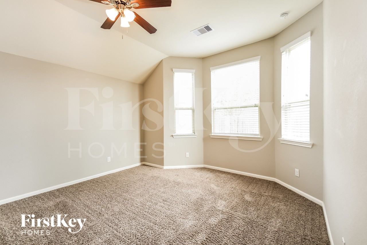 259 Rolling Creek Ln - Photo 7 of 15