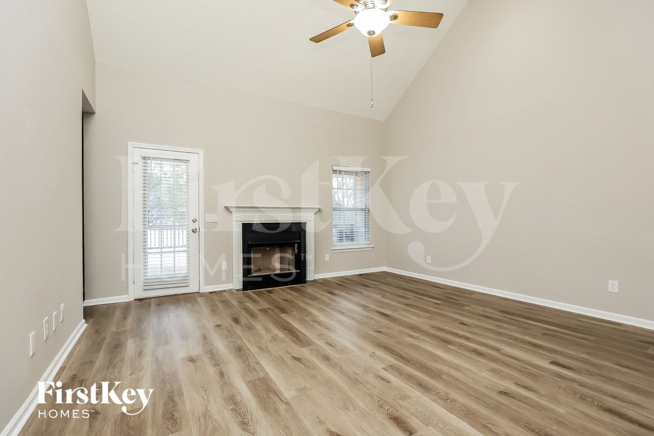 105 Lisa Cir - Photo 3 of 18