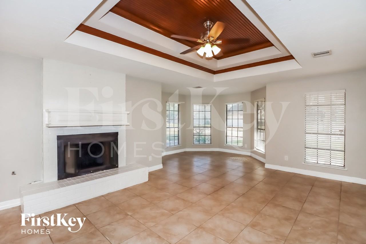 6611 Gleneagles Dr - Photo 3 of 16