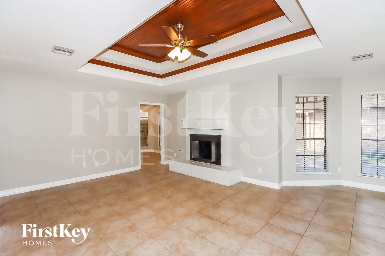 6611 Gleneagles Dr - Photo 4 of 16