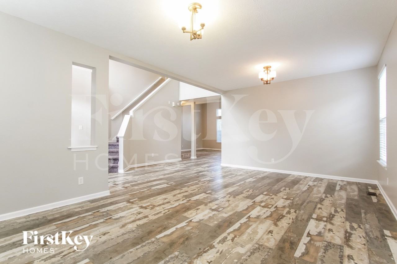 1526 Old Thicket Ct - Photo 2 of 18