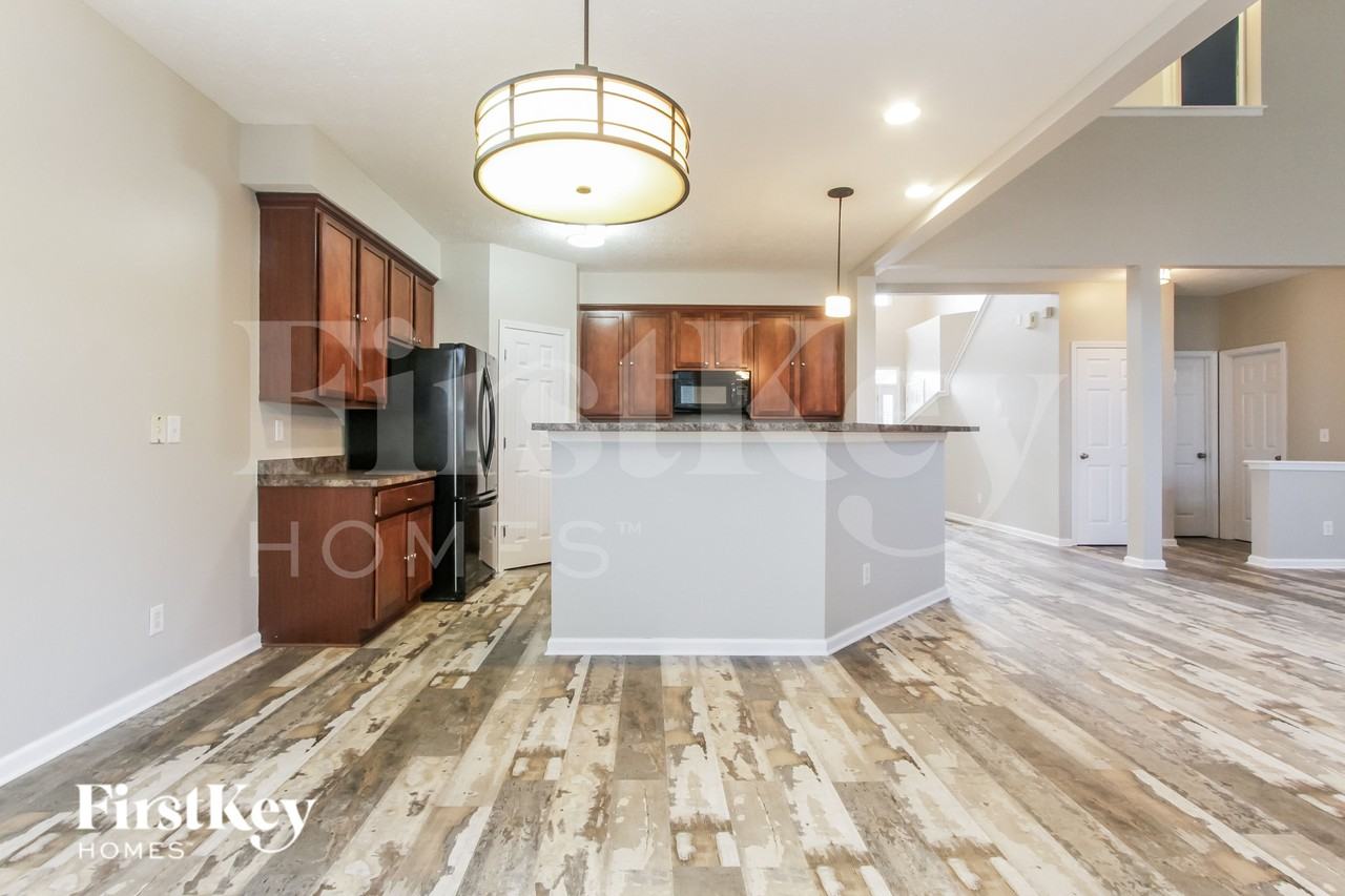 1526 Old Thicket Ct - Photo 5 of 18