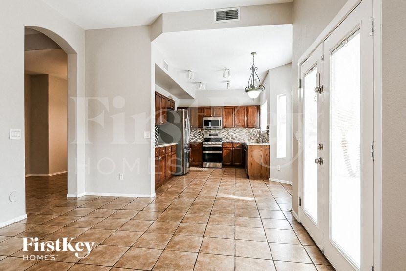7409 W Emile Zola Ave - Photo 4 of 16