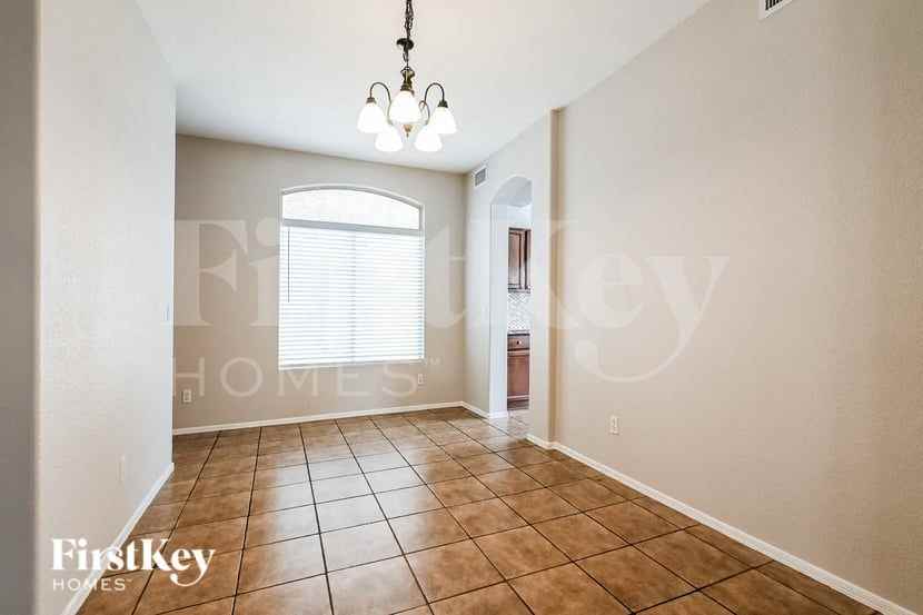 7409 W Emile Zola Ave - Photo 5 of 16
