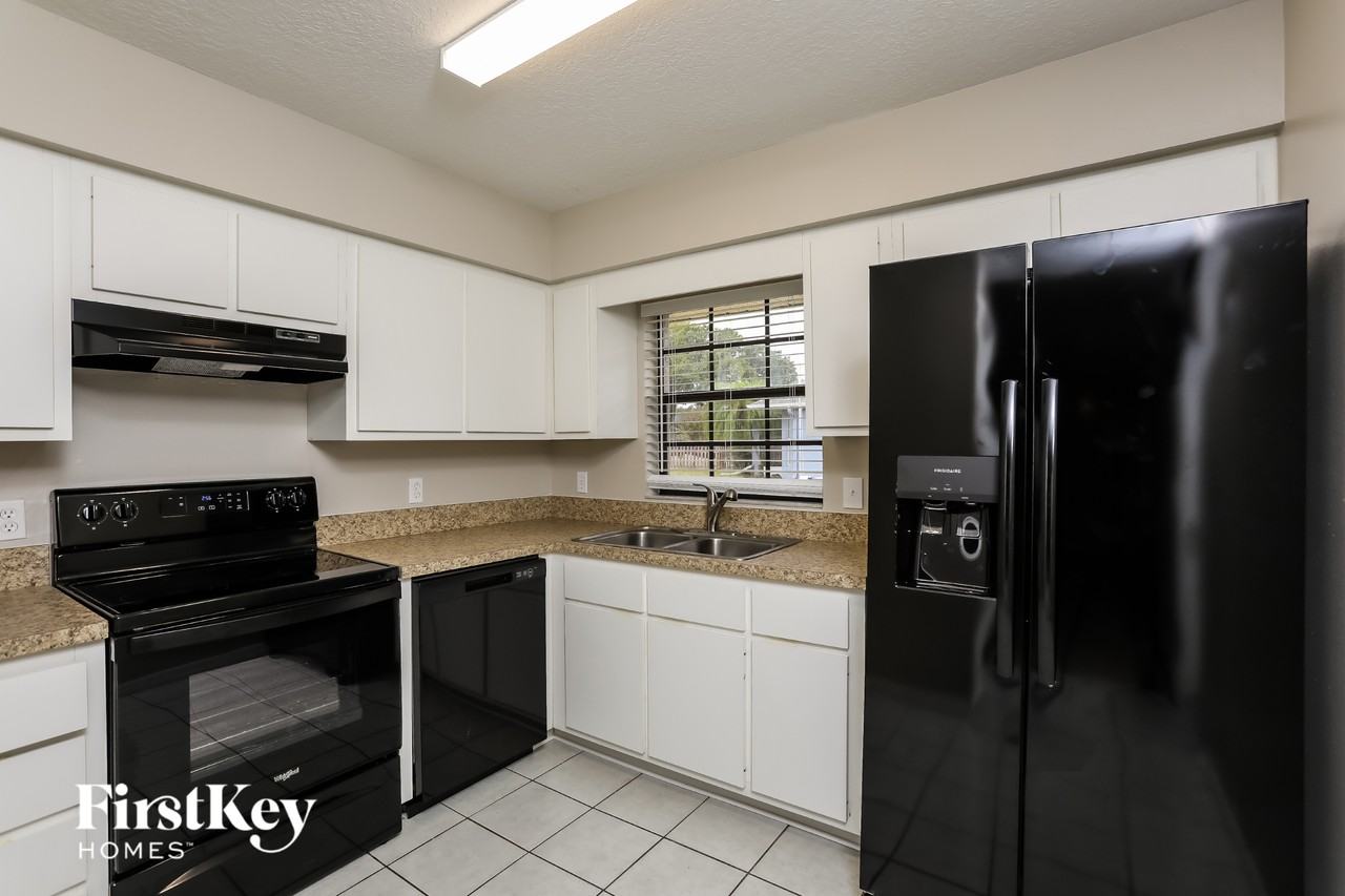 36828 Sundance Dr - Photo 6 of 15