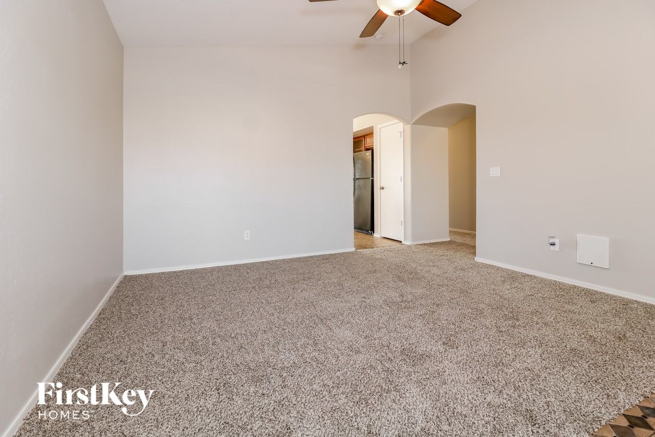 1071 S 224th Ln - Photo 4 of 15