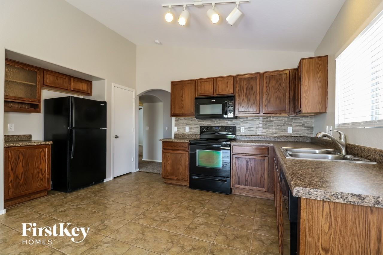 1071 S 224th Ln - Photo 6 of 15