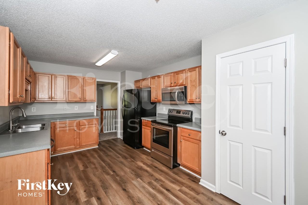 7775 Poppy Dr - Photo 5 of 18
