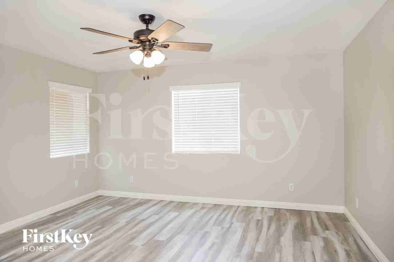 6074 Peaceful Creek St - Photo 3 of 18