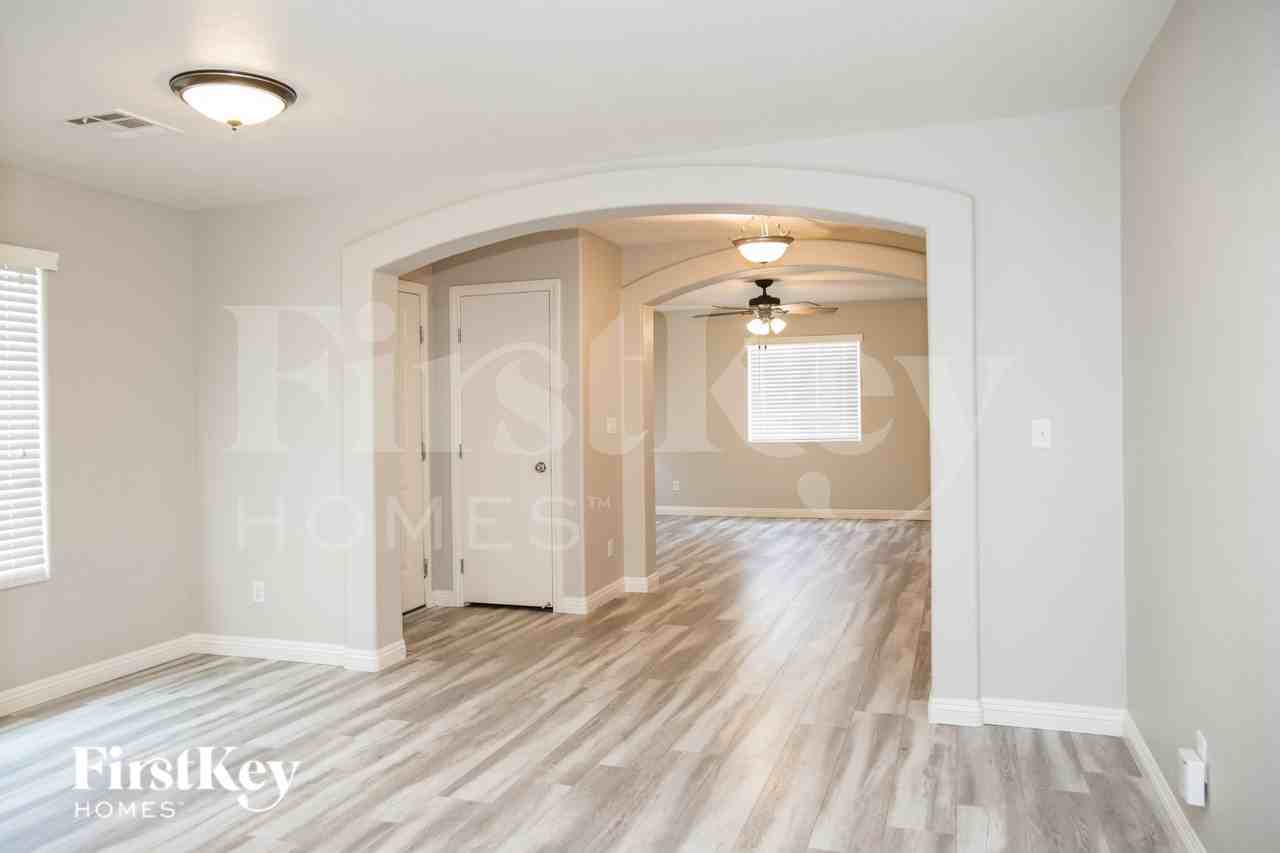 6074 Peaceful Creek St - Photo 6 of 18