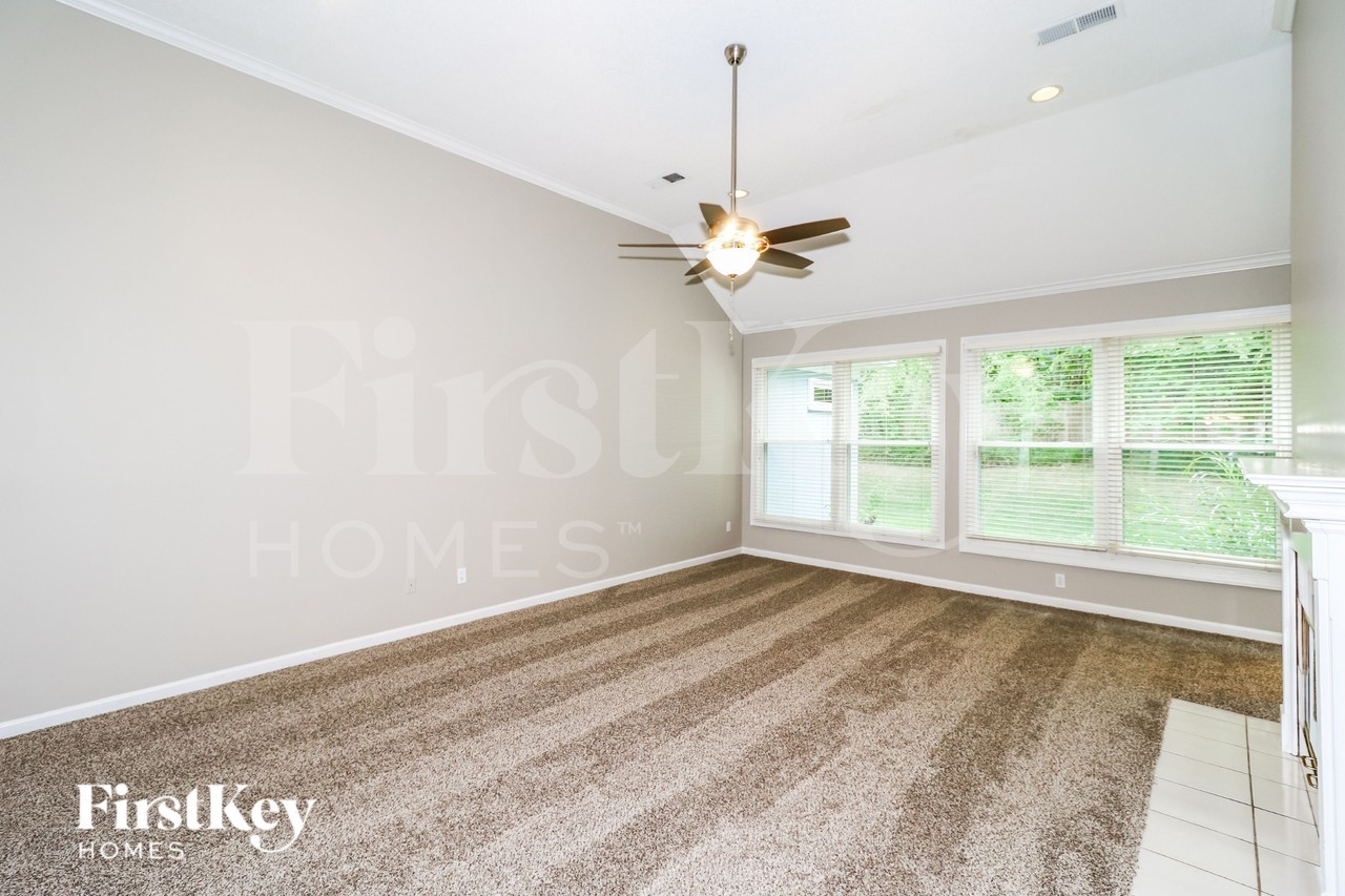 1523 Cedar Mills Dr - Photo 3 of 18