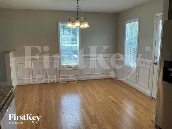 284 Southcircle Dr Nw - Photo 3 of 13