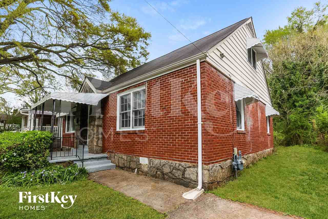 2276 Dauphine St - Photo 2 of 15