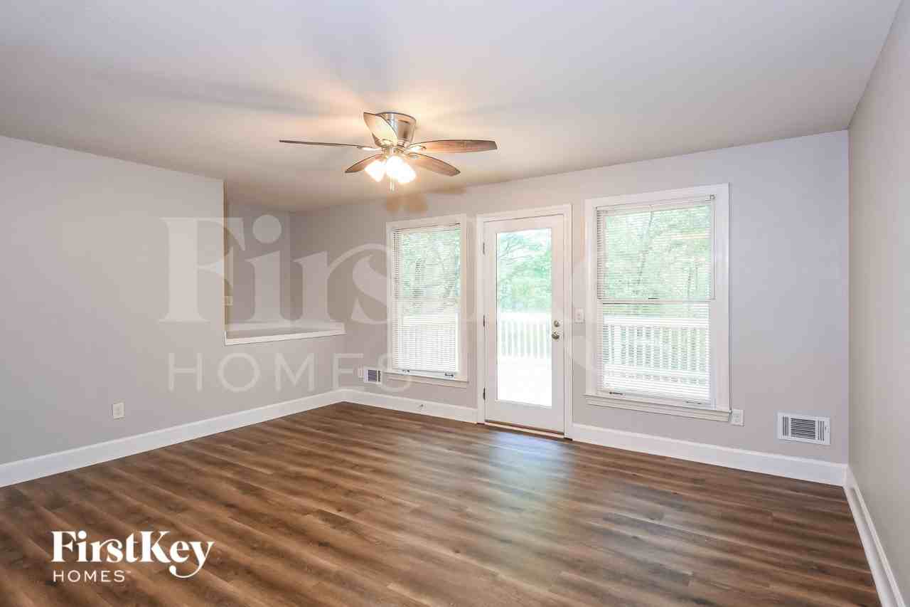 155 Sweetwater Creek Cv - Photo 2 of 15