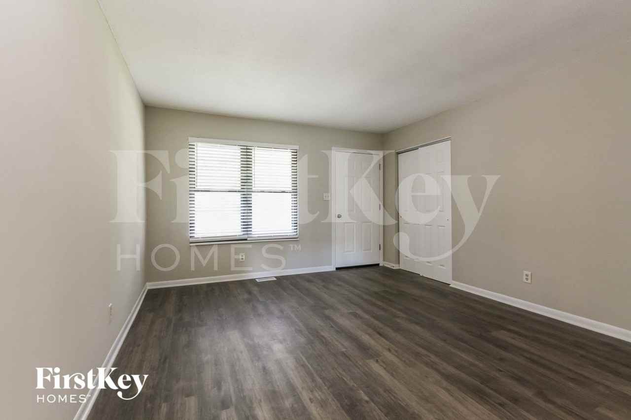 6005 Dollar Hide South Dr - Photo 6 of 15