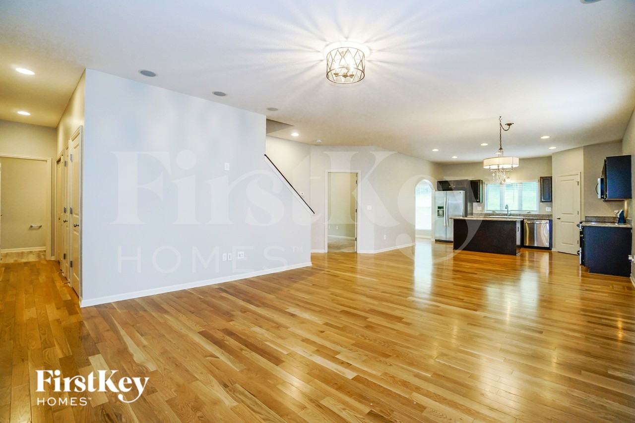314 Market St - Photo 2 of 18