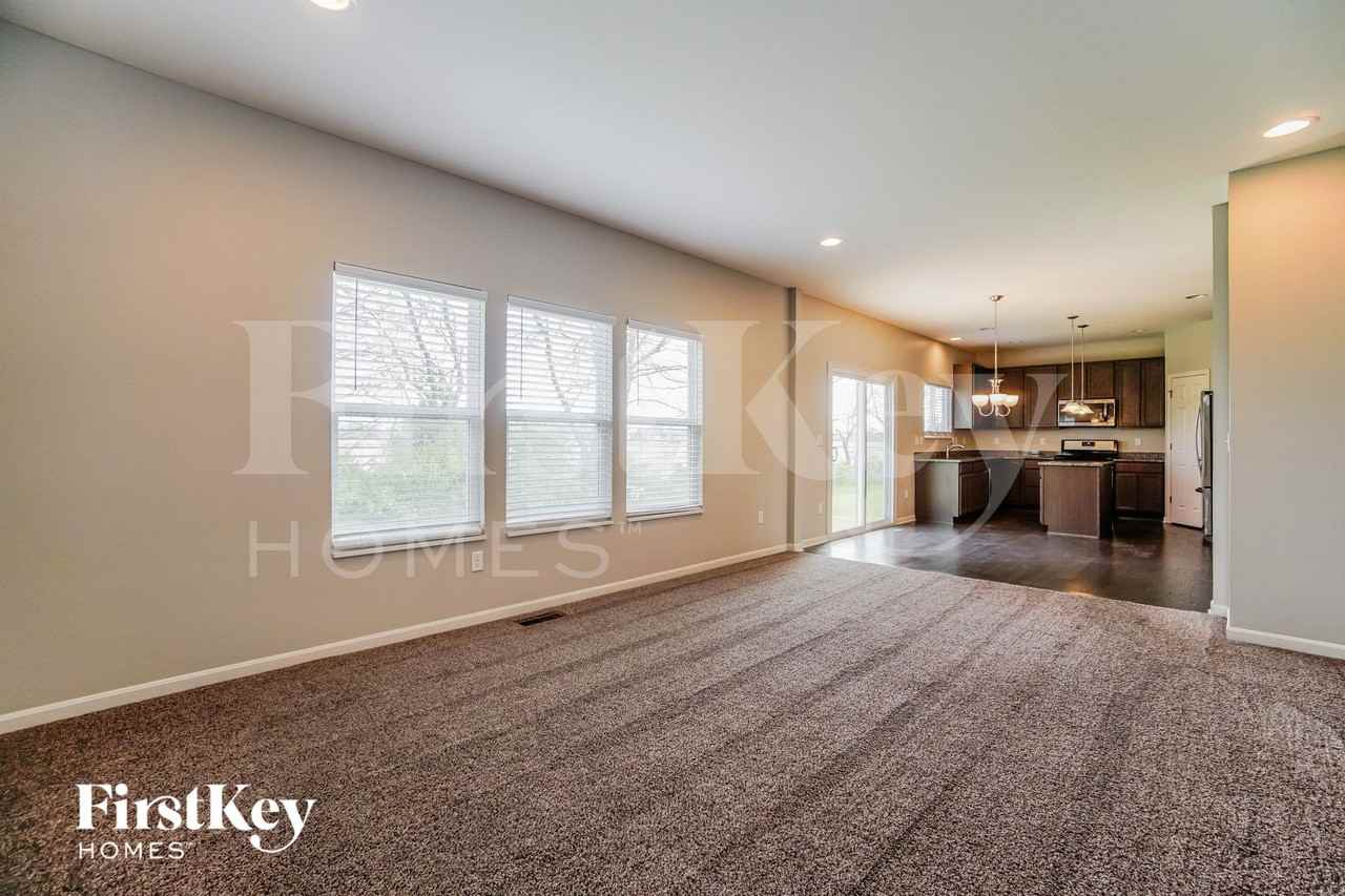 5 Hemingway Ave - Photo 3 of 15
