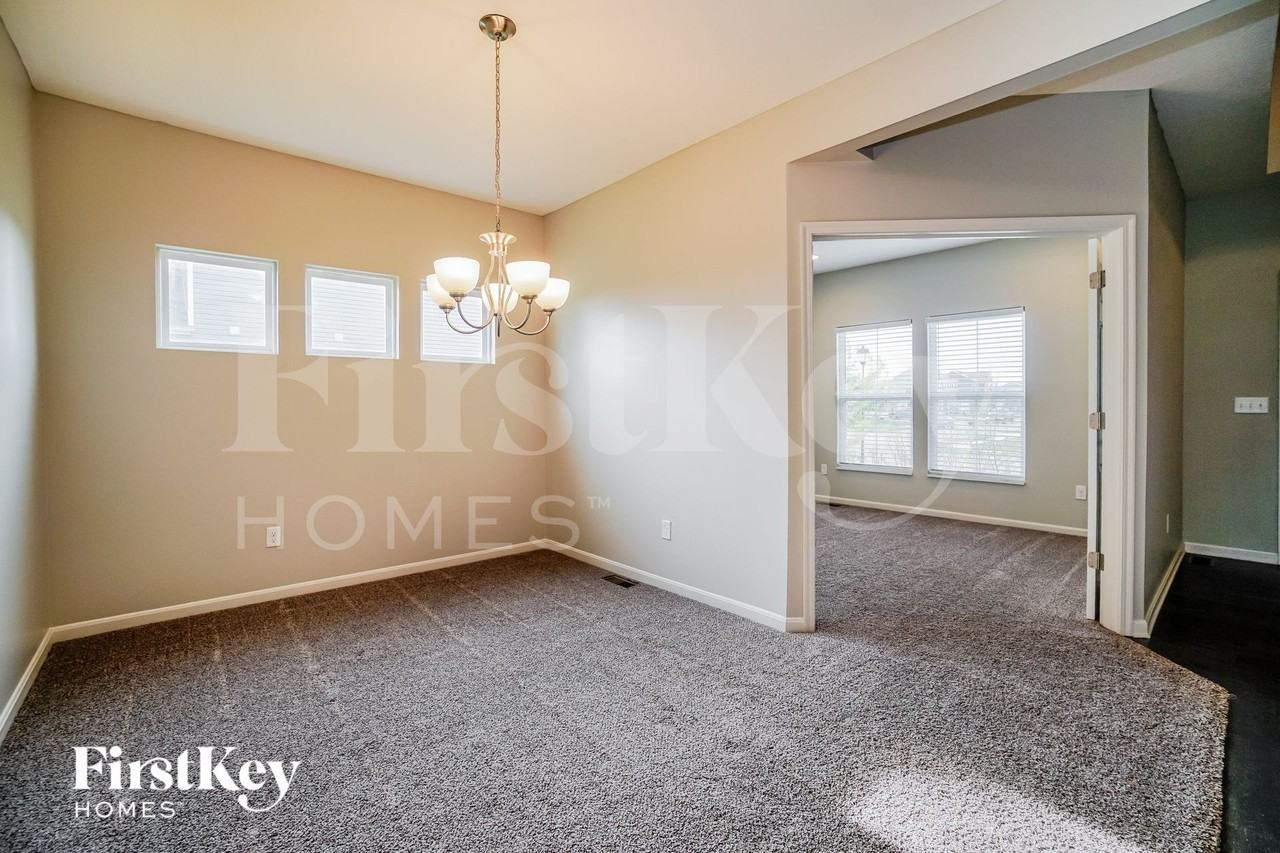5 Hemingway Ave - Photo 4 of 15