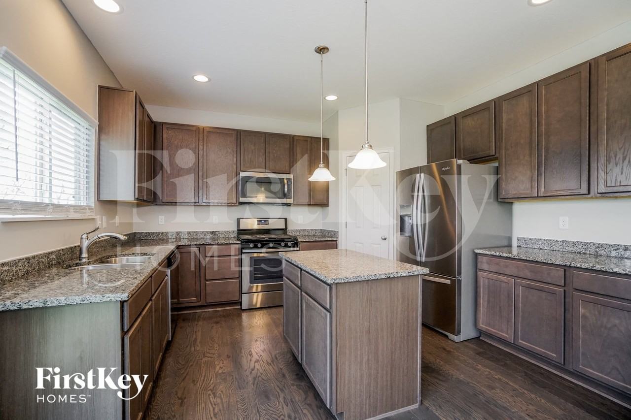 5 Hemingway Ave - Photo 5 of 15