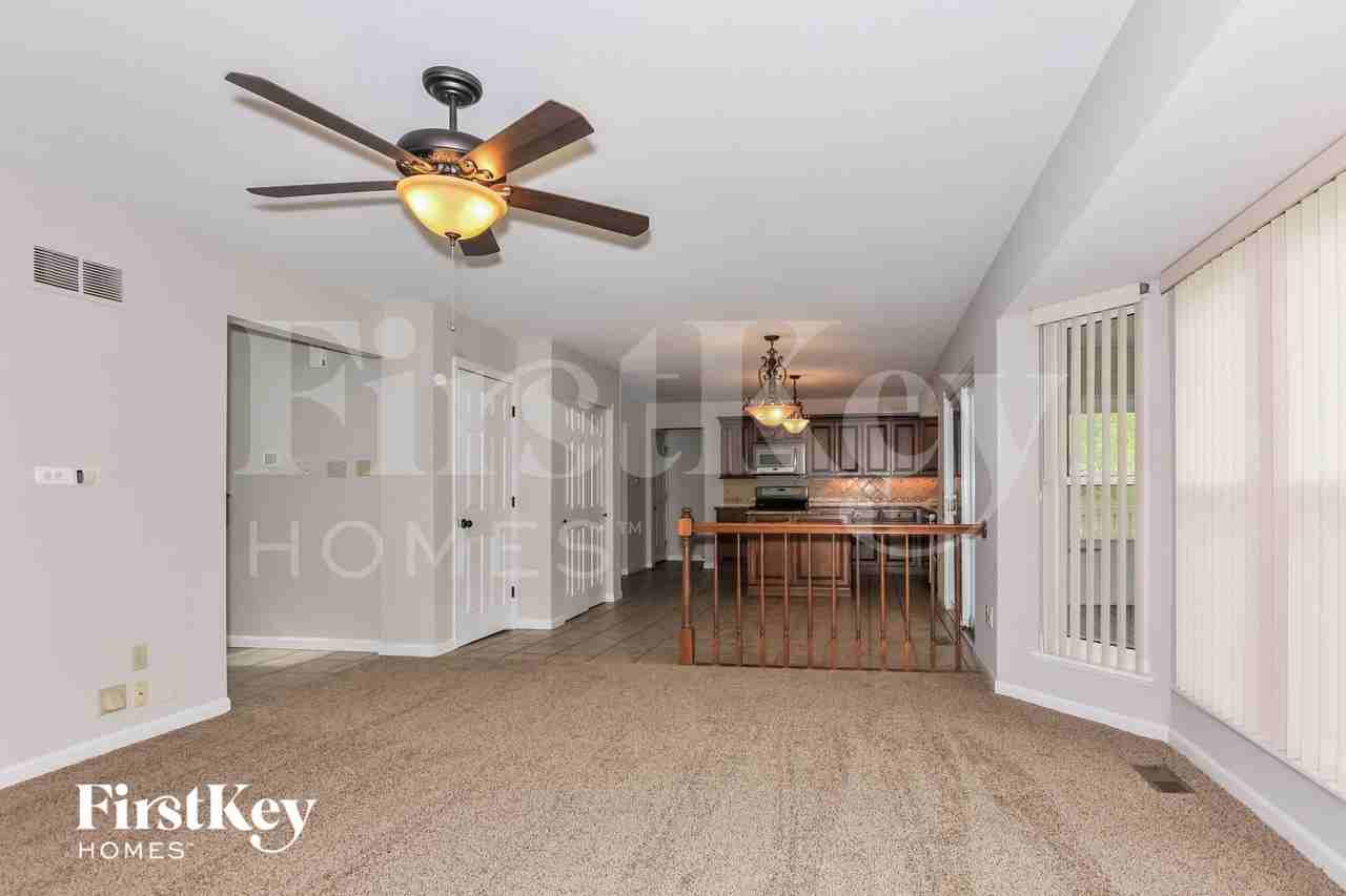 338 Forest Grove Ct - Photo 4 of 15