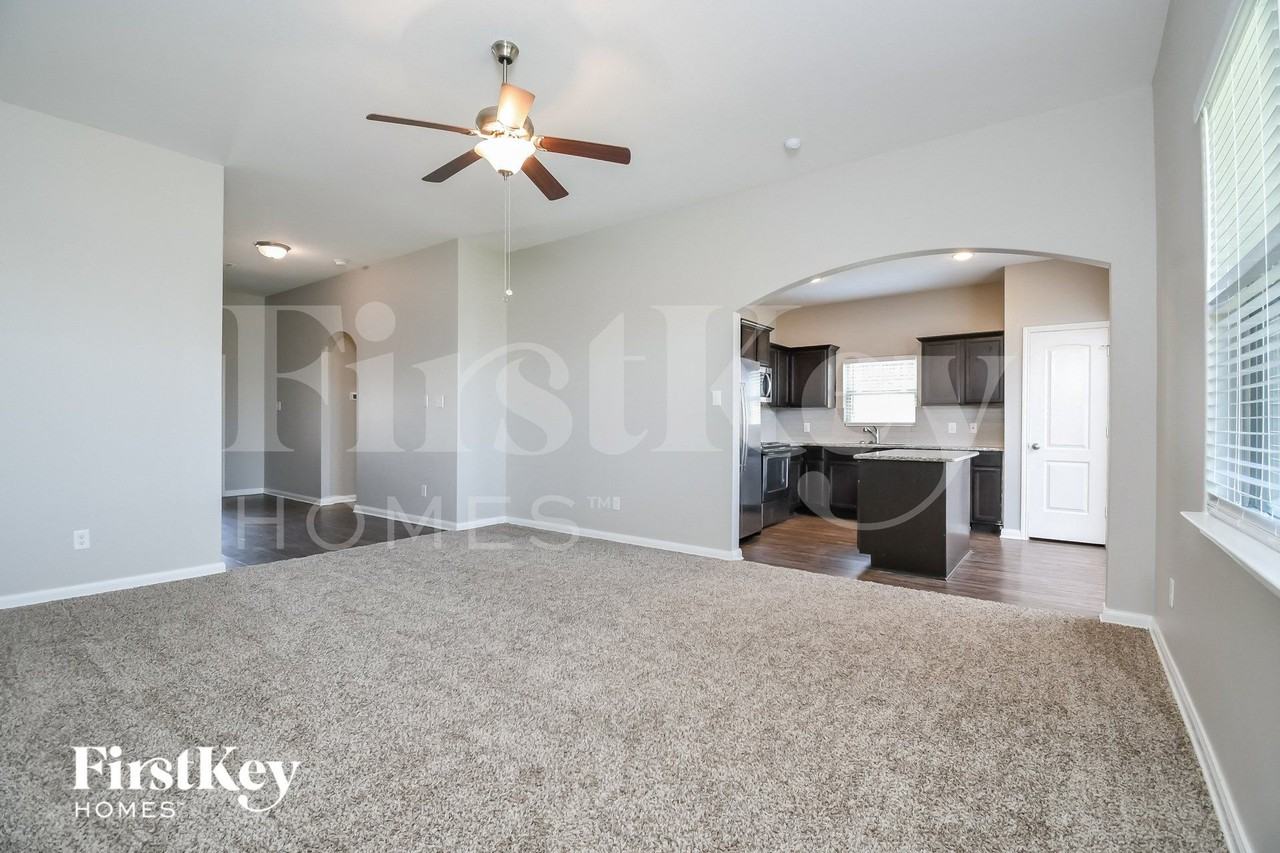1536 Millennium Dr - Photo 4 of 15