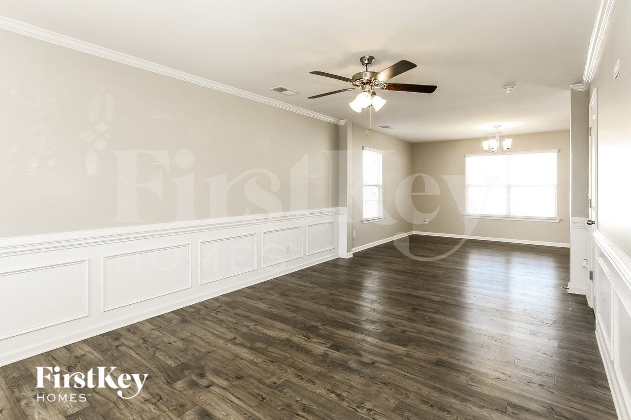 9825 Pollie Little Ln - Photo 3 of 15