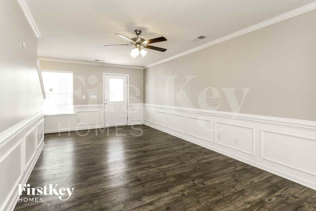 9825 Pollie Little Ln - Photo 4 of 15