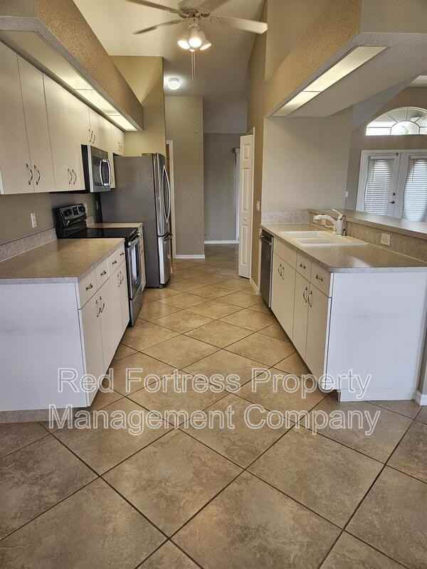 2613 Sw 15th Ave - Photo 3 of 15