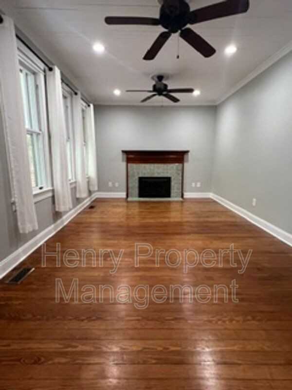 309 Williams St - Photo 4 of 32