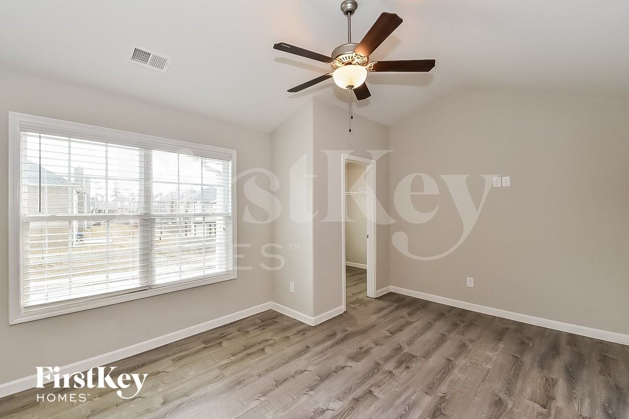 273 Cliffhaven Cir - Photo 2 of 15