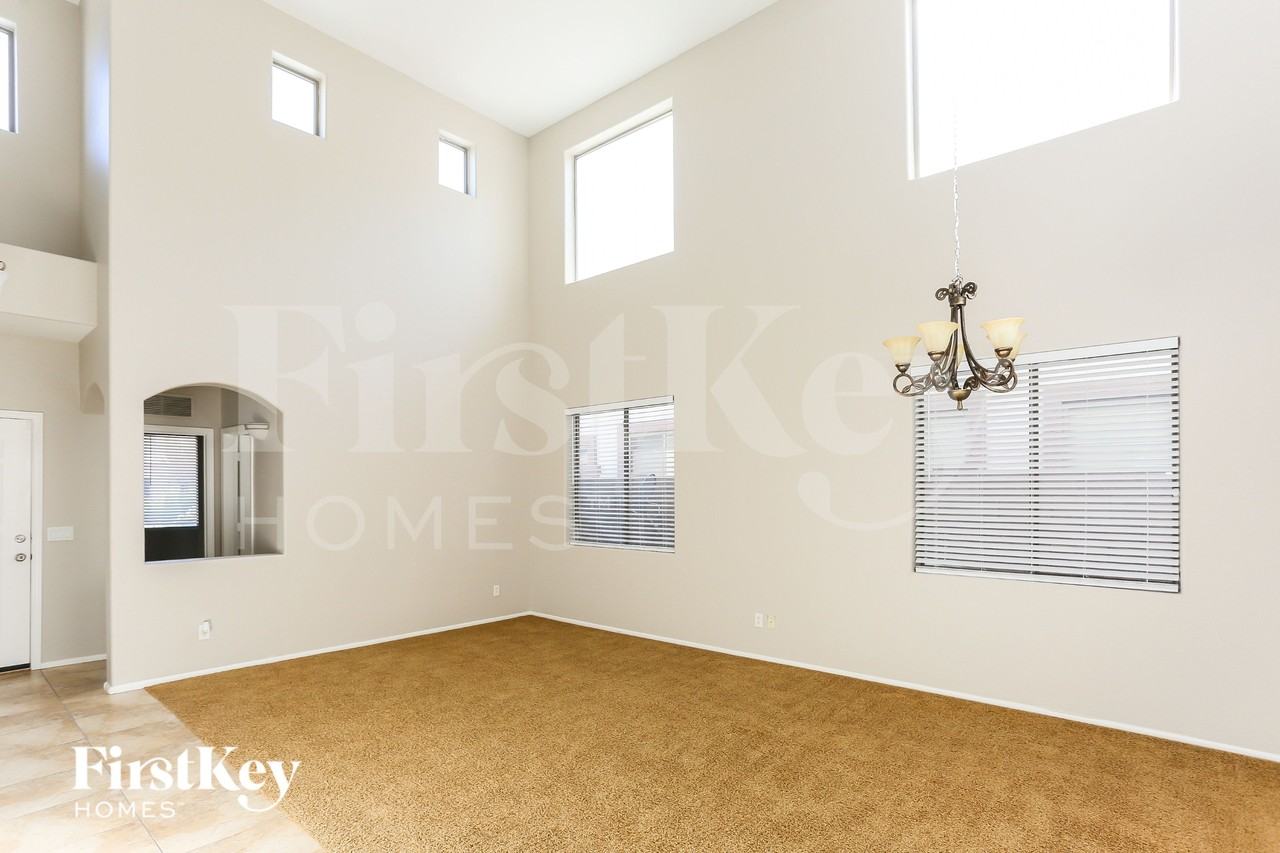 16110 W Miami St - Photo 4 of 16