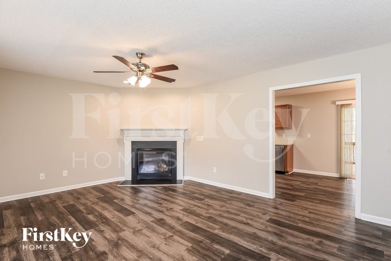 60 Cyra Ct - Photo 3 of 15