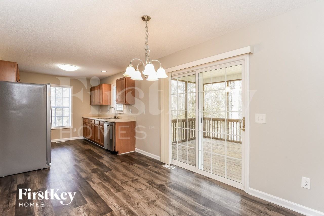 60 Cyra Ct - Photo 4 of 15