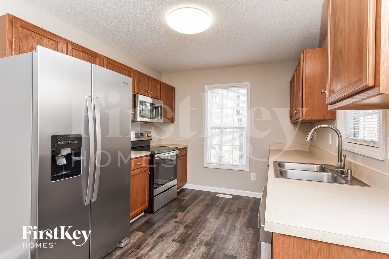 60 Cyra Ct - Photo 5 of 15